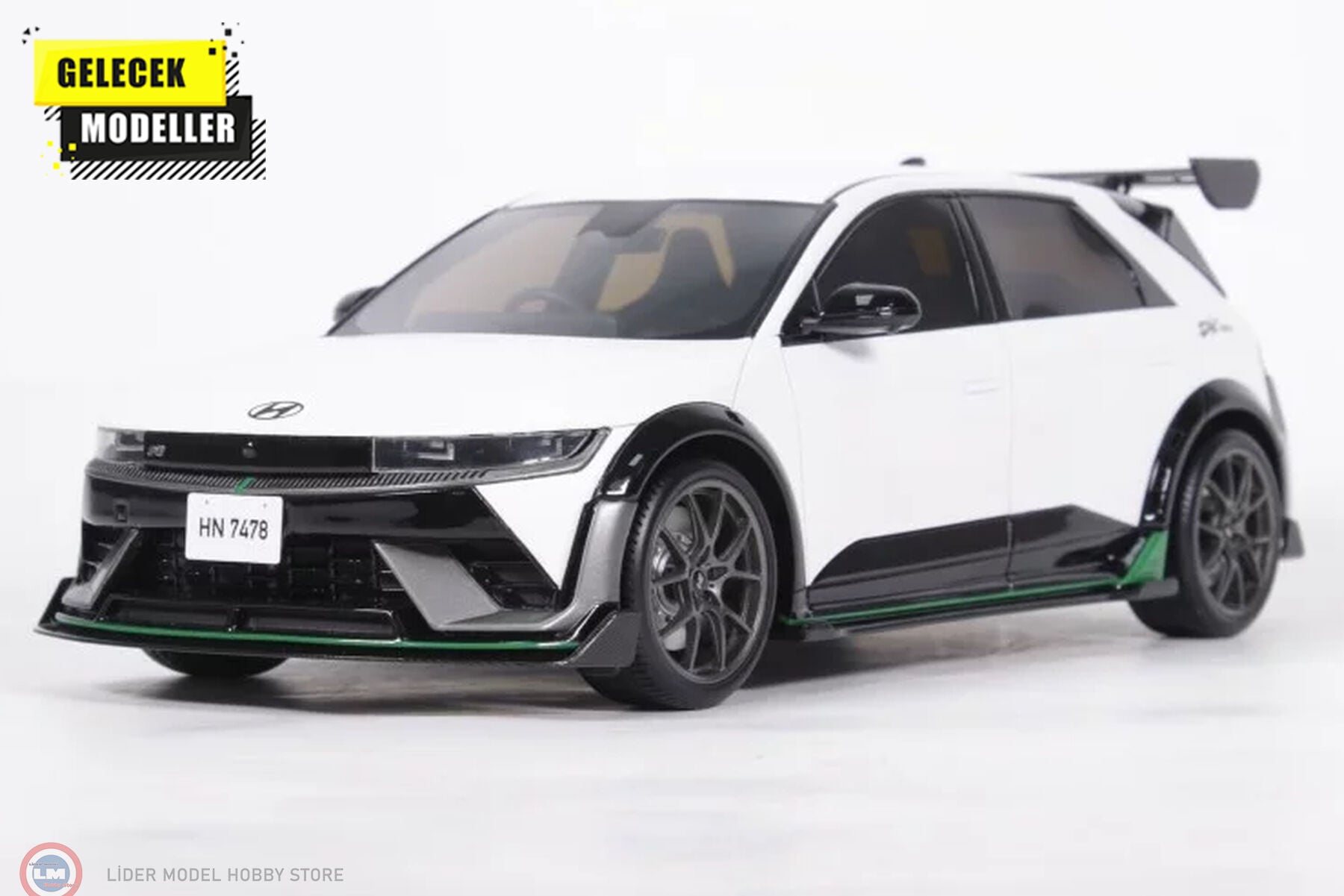 1:18 Otto 2025 Hyundai Ioniq 5N DK edition Atlas White