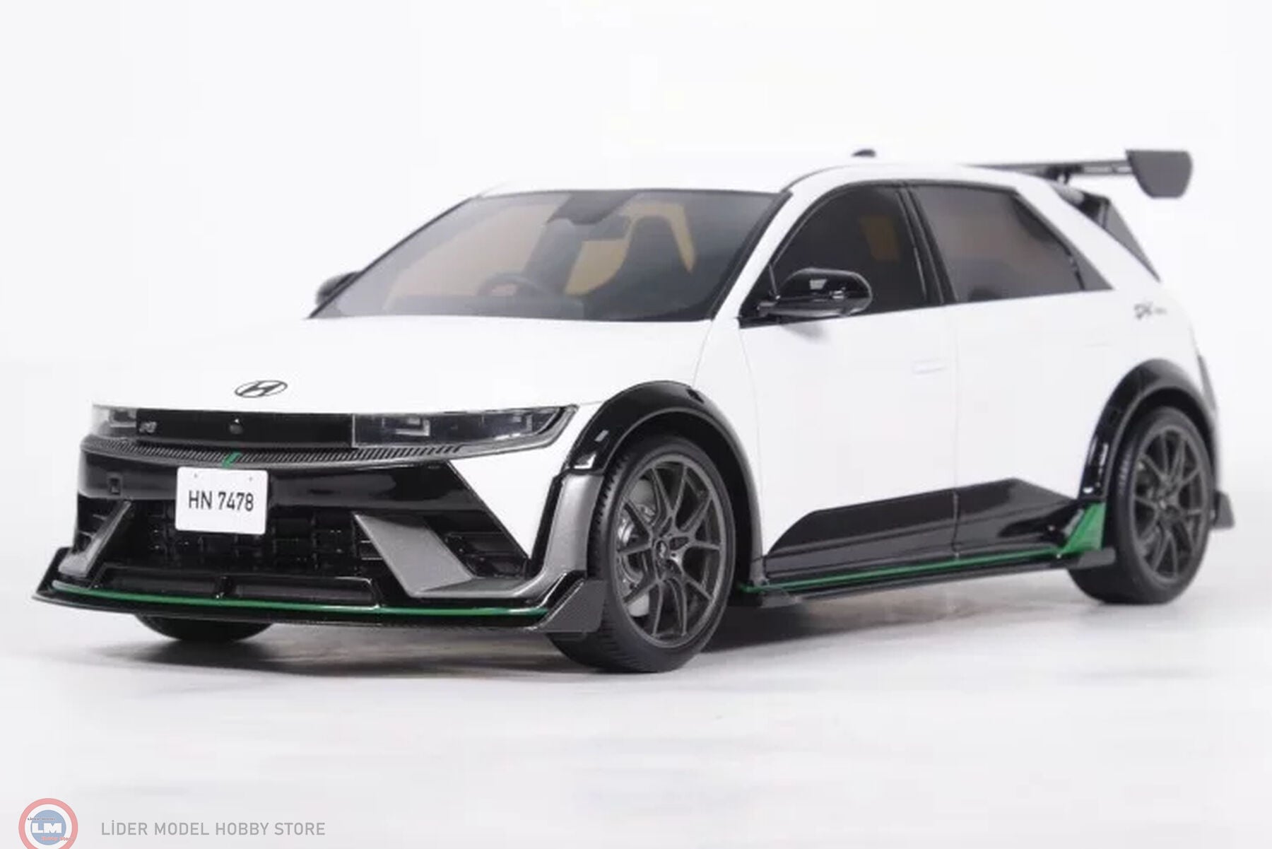 1:18 Otto 2025 Hyundai Ioniq 5N DK edition Atlas White