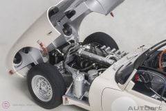 1:18 2015 Jaguar Lightweight E-Type 73649 (White)