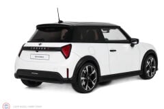1:18 OTTO 2025 Mini Cooper S F66 Nanuq White