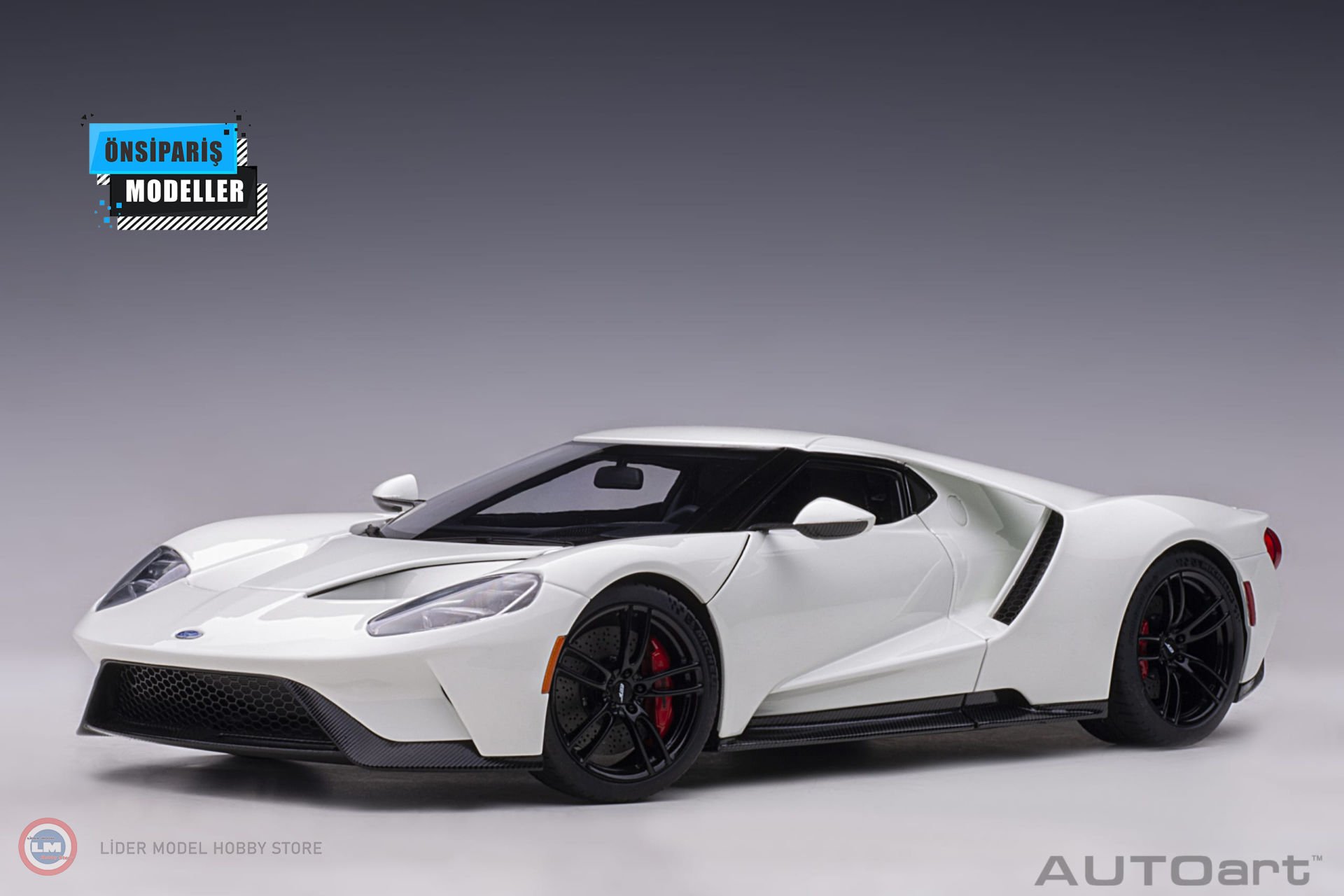 1:18 2017 Ford GT 72941 (Frozen White)