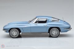 1:18 Norev 1963 Chevrolet Corvette Sting Ray