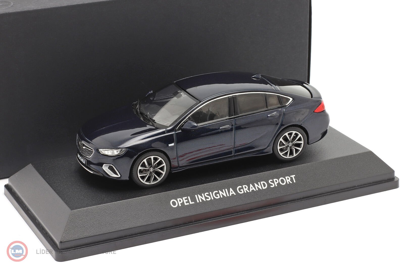 1:43 2017 Opel Insignia B Grandsport