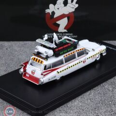 1:64 YS Model Cadillac Ghostbusters Ecto-1