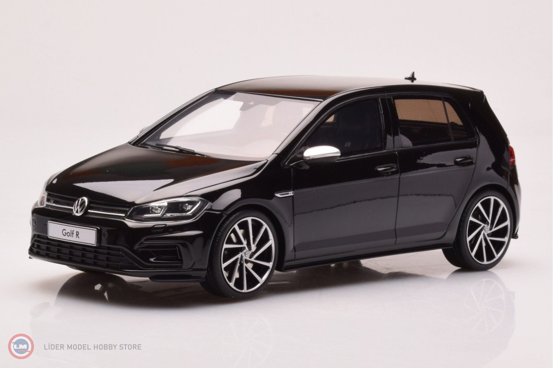 1:18 OTTO 2017 Volkswagen Golf VII R 5 doors