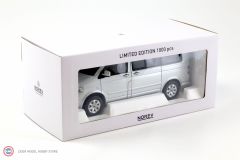 1:18 Norev 2003 Volkswagen T5 Multivan Silver