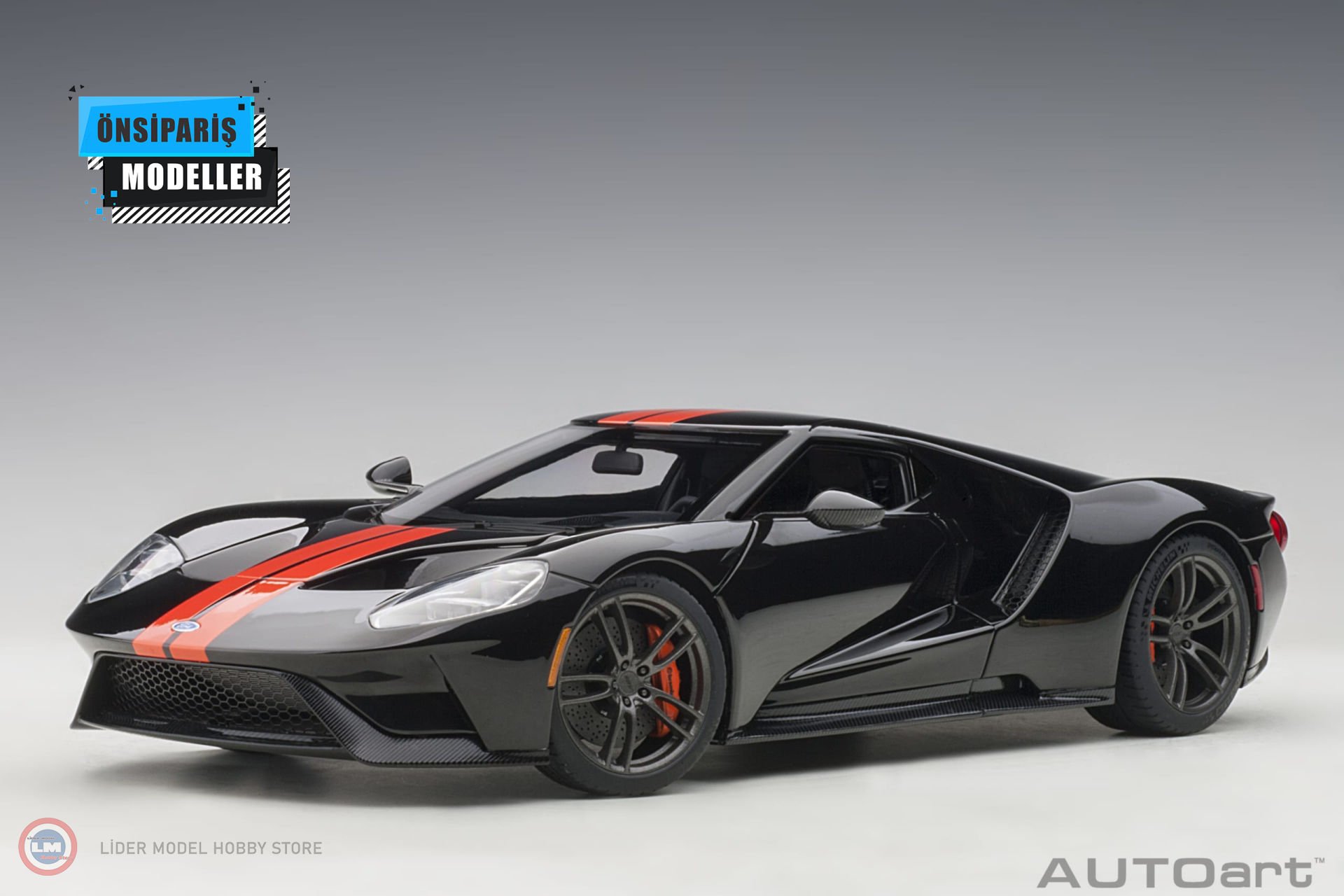 1:18 2017 Ford GT 72945 (Shadow Black)