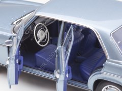 1:18 1968 Mercedes Benz 200 W114 - W115