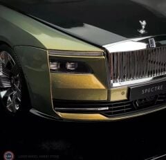 1:18 DF Model Rolls Royce Spectre Gold/Black