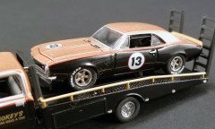 1:64 1967 Chevrolet C30 Ramp Truck #13 Smokey Yunick Trans Am Camaro