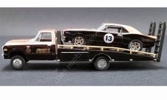 1:64 1967 Chevrolet C30 Ramp Truck #13 Smokey Yunick Trans Am Camaro