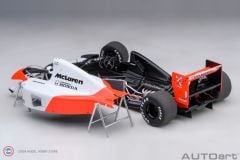 1:18 Autoart 1991 McLAREN HONDA MP46 Ayrton Senna  1 JAPANESE GP (with McLaren Logo)