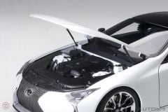 1:18 2016 Lexus LC 500 (F White Metallic Black İnterior)