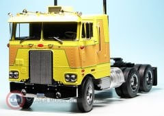 1:18 1977 Peterbilt 352 Pacemaker