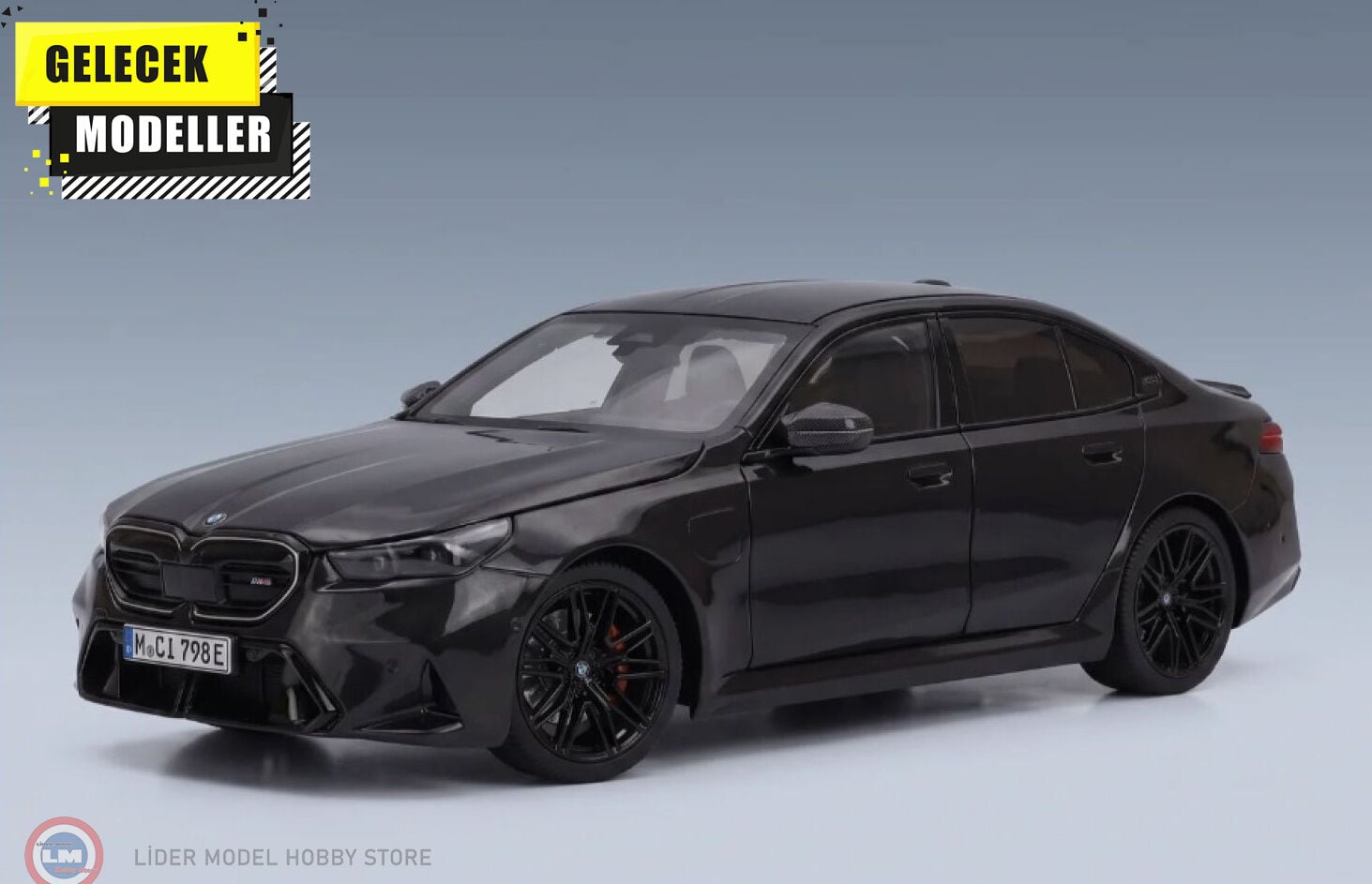 1:18 Minichamps 2024 BMW M5 Sophisto Grey Metallic