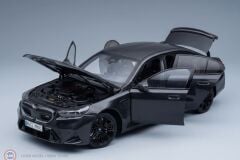1:18 Minichamps 2024 BMW M5 Sophisto Grey Metallic