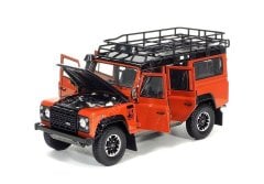 1:18 2015 Land Rover Defender 110 Adventure Edition