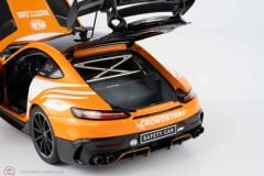 1:18 Minichamps 2025 Mercedes Benz AMG GT BLACK SERIES – SAFETY CAR FORMULA 1 – SILVERSTONE