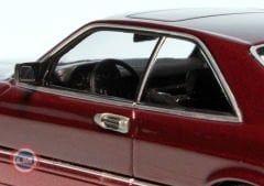 1:43 Maxichamps 1980 Mercedes Benz 560 SEC (C126)