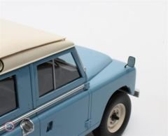 1:18 1971 Land Rover 88 Serie III