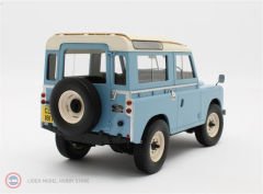 1:18 1971 Land Rover 88 Serie III