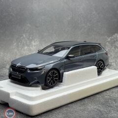 1:18 Minichamps 2024 BMW M5 TOURING – GREY METALLIC