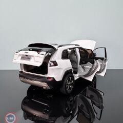 1:18 Paudi 2019 Jeep Cherokee 4x4 Limited