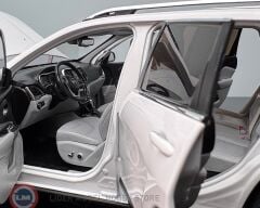 1:18 Paudi 2019 Jeep Cherokee 4x4 Limited