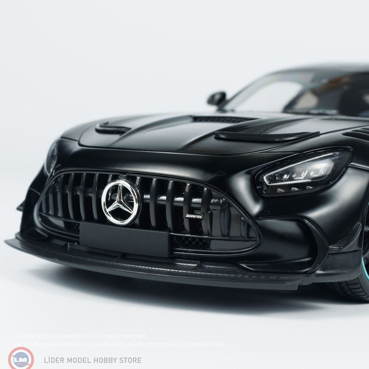1:18 Minichamps 2021 Mercedes Benz AMG GT Black Series