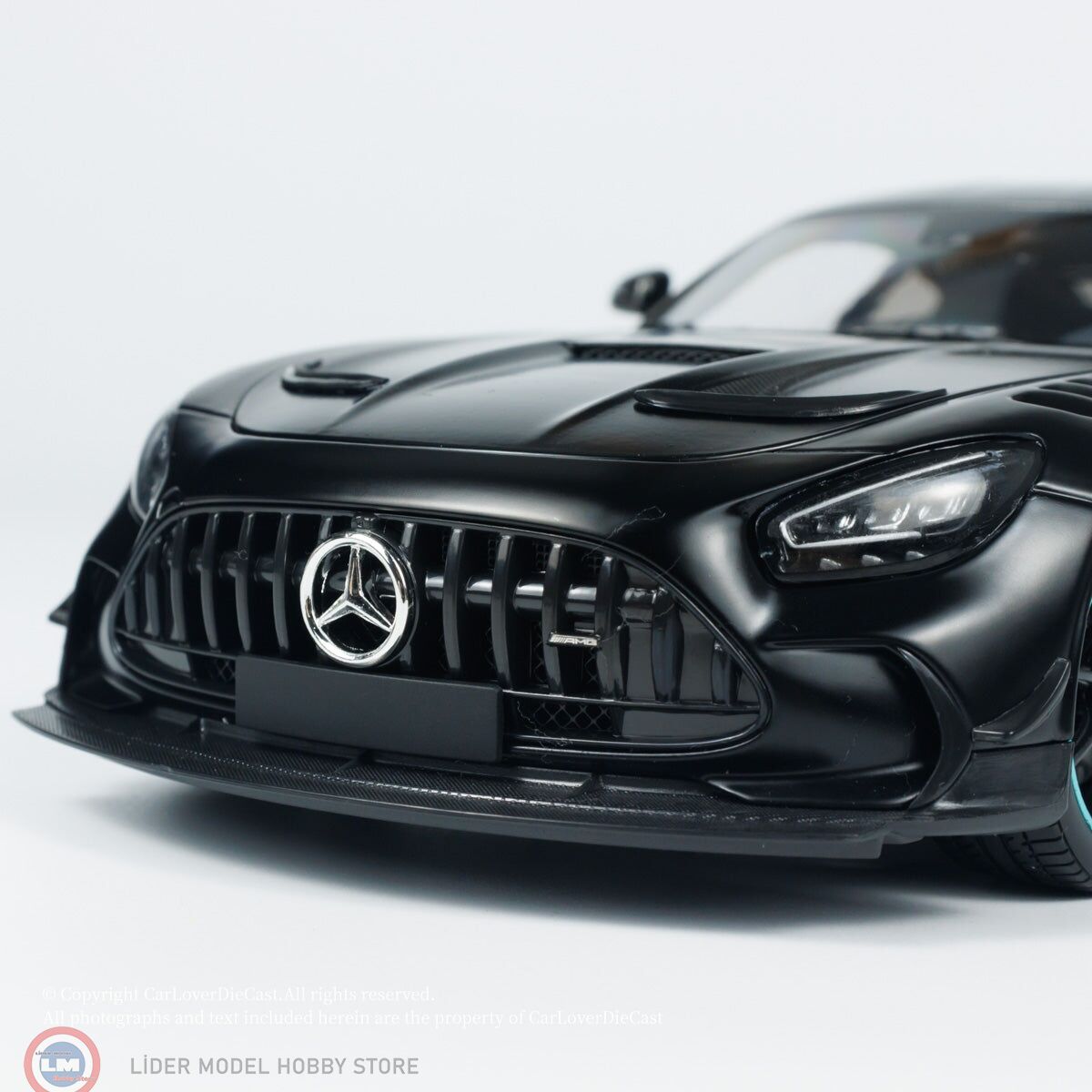 1:18 Minichamps 2021 Mercedes Benz AMG GT Black Series
