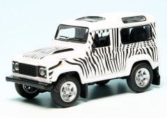 1:64 1999 Land Rover Defender Safari