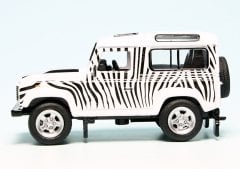 1:64 1999 Land Rover Defender Safari