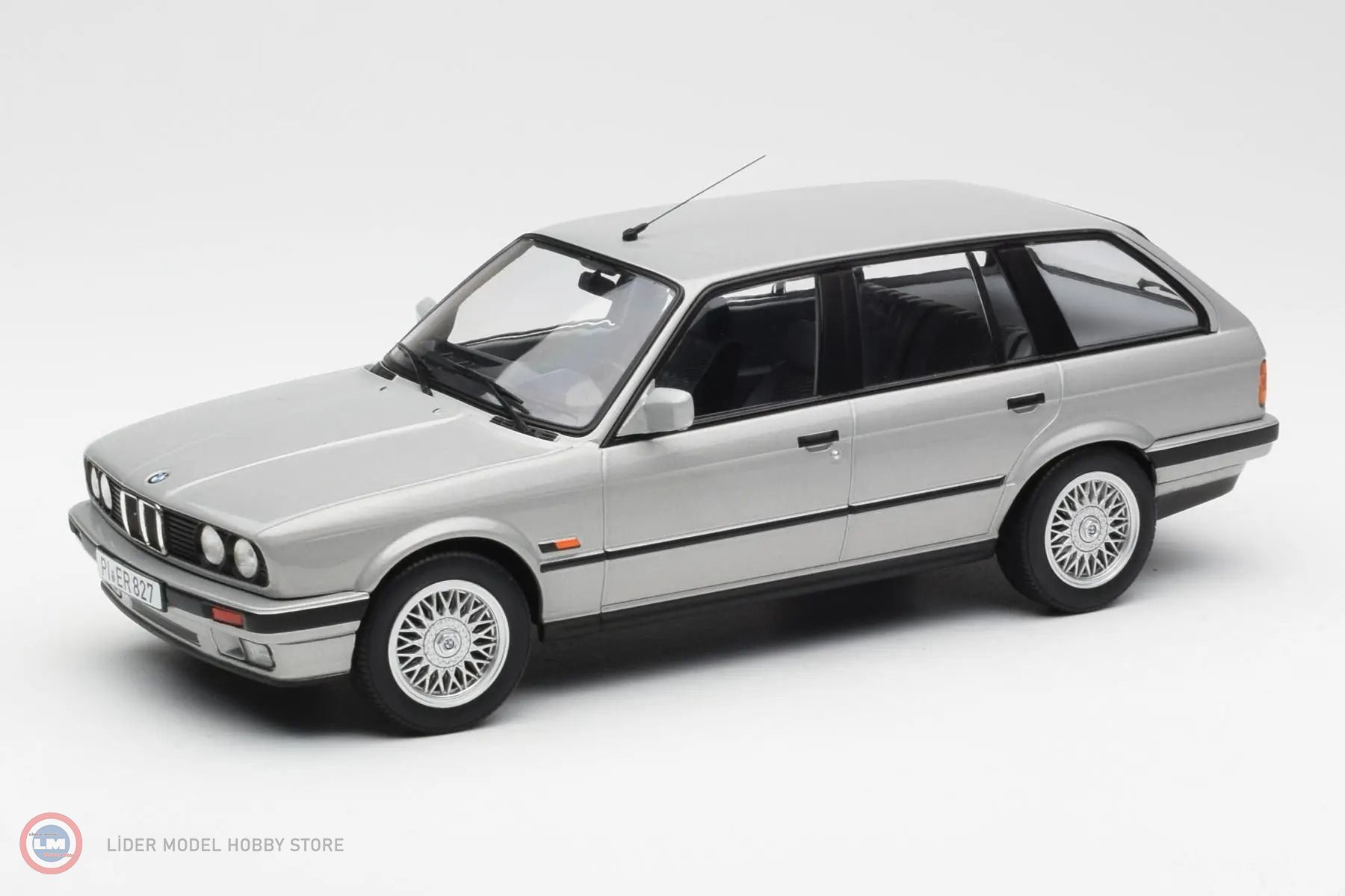 1:18 Norev 1991 BMW 325i E30 Touring
