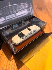 KUSURLU 1:64 Xiaoguang Cadillac Fleetwood Limousine