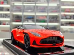 1:18 Motorhelix 2023 Aston Martin DB12 Coupe Orange