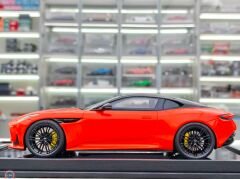 1:18 Motorhelix 2023 Aston Martin DB12 Coupe Orange