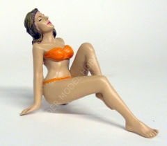 1:18 American Diorama Bikinli Kız Kasım 38175
