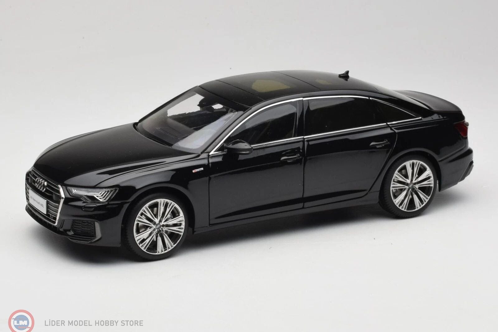 1:18 Paudi 2019 Audi A6L C8