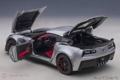 1:18 Chevrolet Corvette C7 Z06 (Blade Silver)