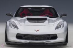 1:18 Chevrolet Corvette C7 Z06 (Blade Silver)