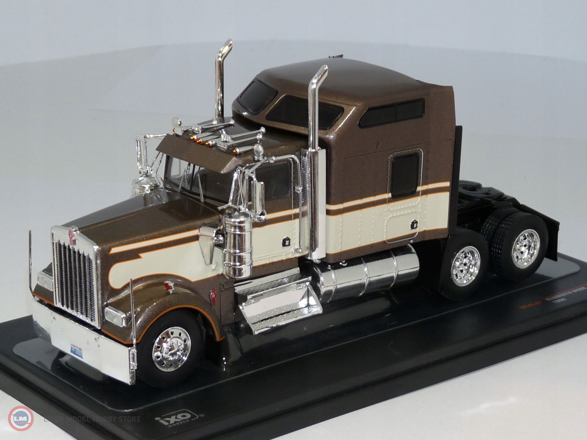 1:43 IXO 1990 Kenworth W900 Kabinli