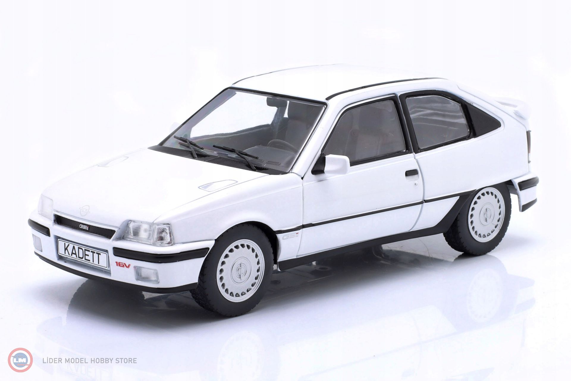 1:24 WhiteBox 1985 Opel Kadett E GSI