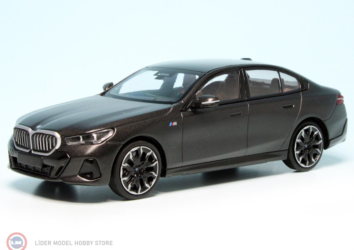 1:43 Minichamps 2023 BMW I5 eDrive40 -  grey metallic
