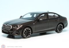 1:43 Minichamps 2023 BMW I5 eDrive40 -  grey metallic