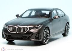 1:43 Minichamps 2023 BMW I5 eDrive40 -  grey metallic