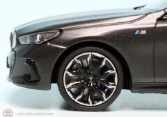 1:43 Minichamps 2023 BMW I5 eDrive40 -  grey metallic