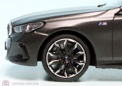 1:43 Minichamps 2023 BMW I5 eDrive40 -  grey metallic