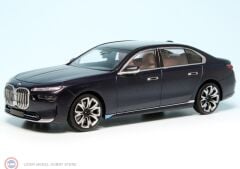 1:43 Minichamps 2023 BMW i7 - tansanitblau metallic
