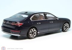1:43 Minichamps 2023 BMW i7 - tansanitblau metallic