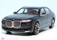1:43 Minichamps 2023 BMW i7 - tansanitblau metallic